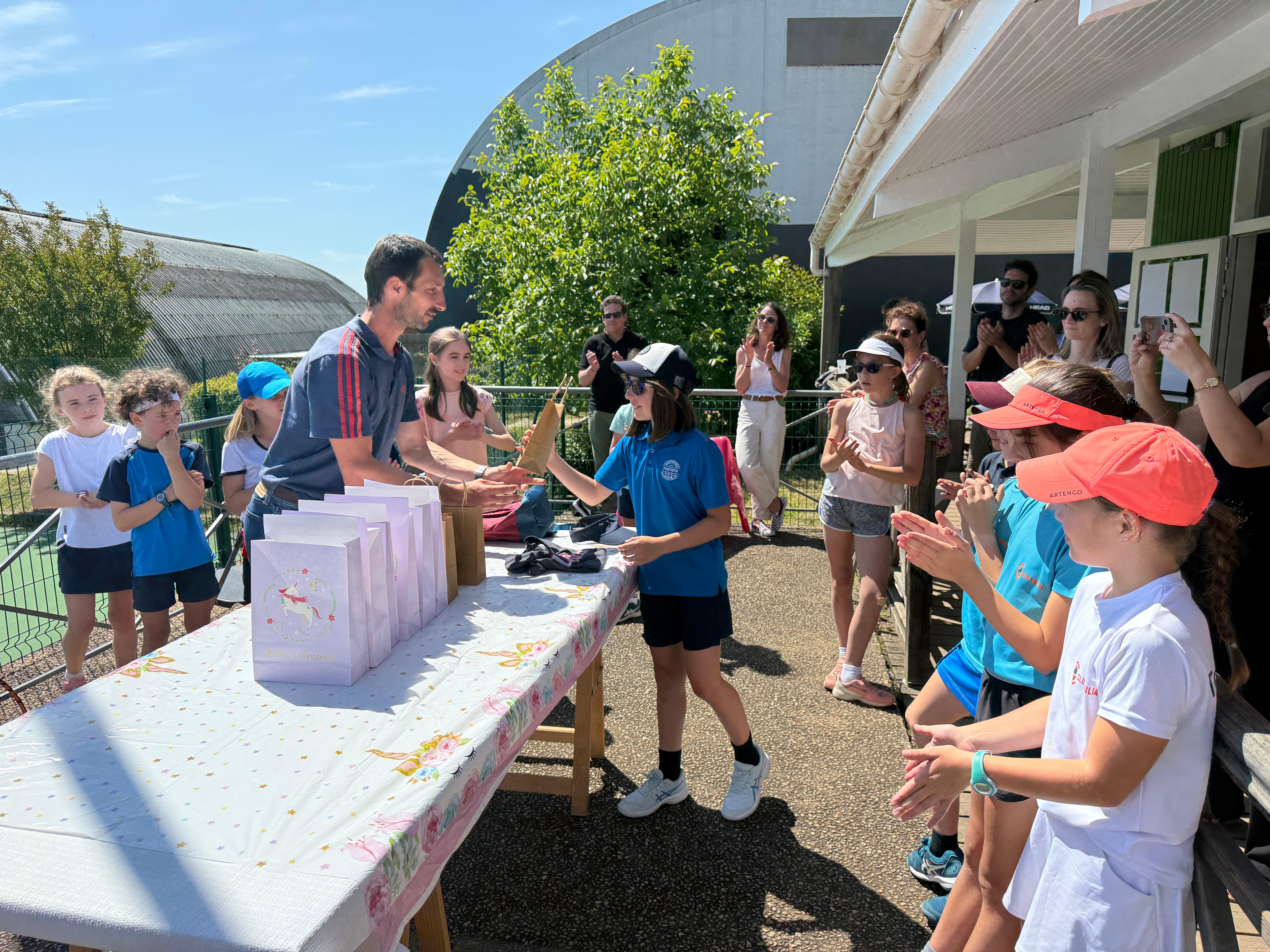 Remise des récompenses aux joueuses
